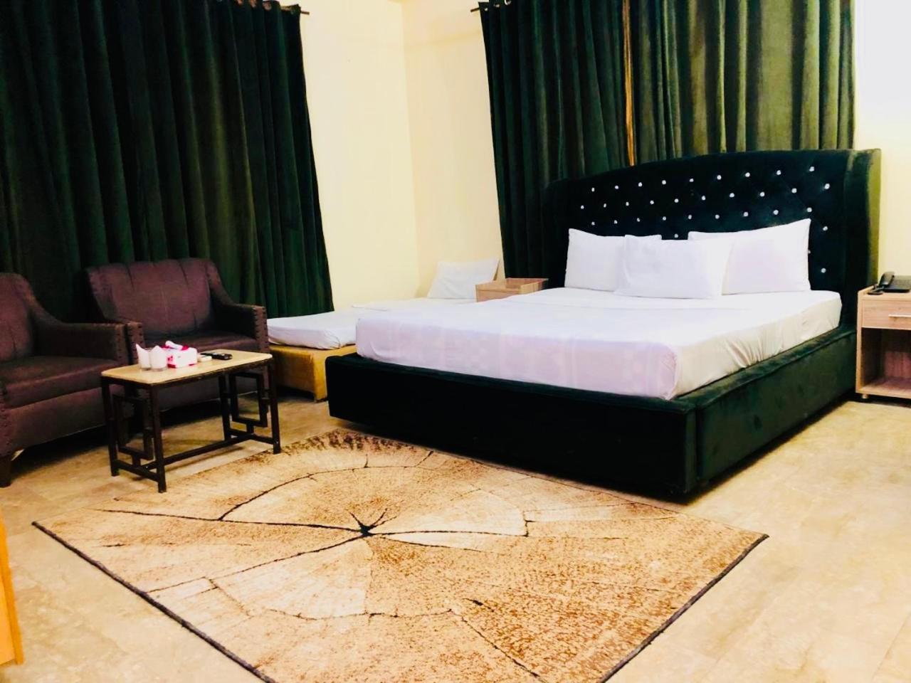 Blue Moon Residency Jinnah Super Islamabad Exterior photo